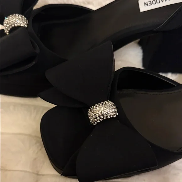 Steve Madden Black Heels with Bow and Rhinestones - Picture 5 of 8